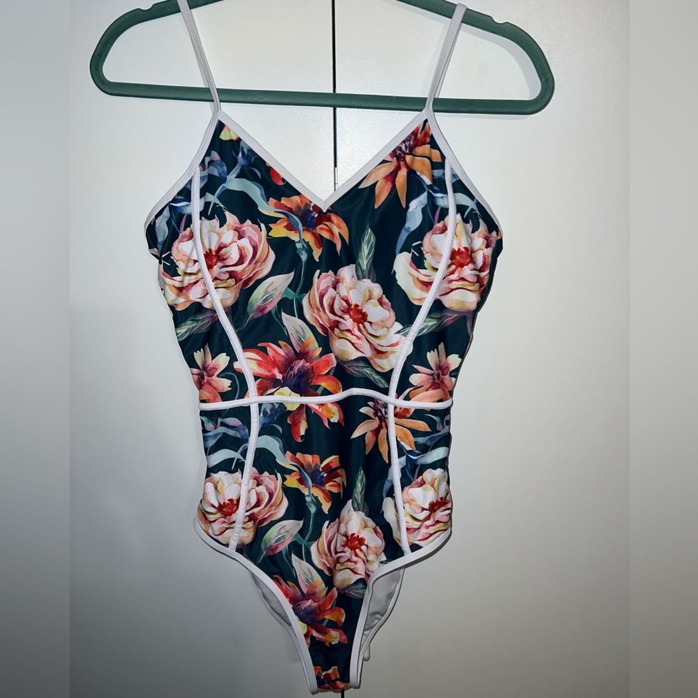 Cupshe Swimsuit